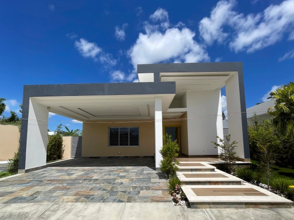 Casa en Gurabo en Residencial cerrado