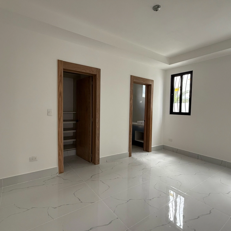 Casa en proyecto cerrado Llanos de Gurabo