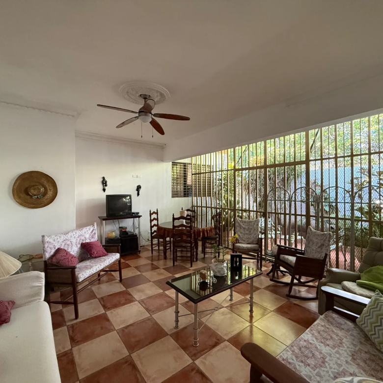 Casa en Llanos de Gurabo (Sr. Rios)