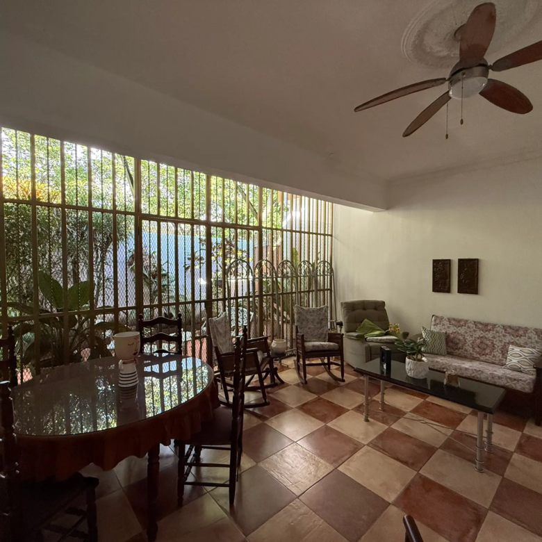 Casa en Llanos de Gurabo (Sr. Rios)